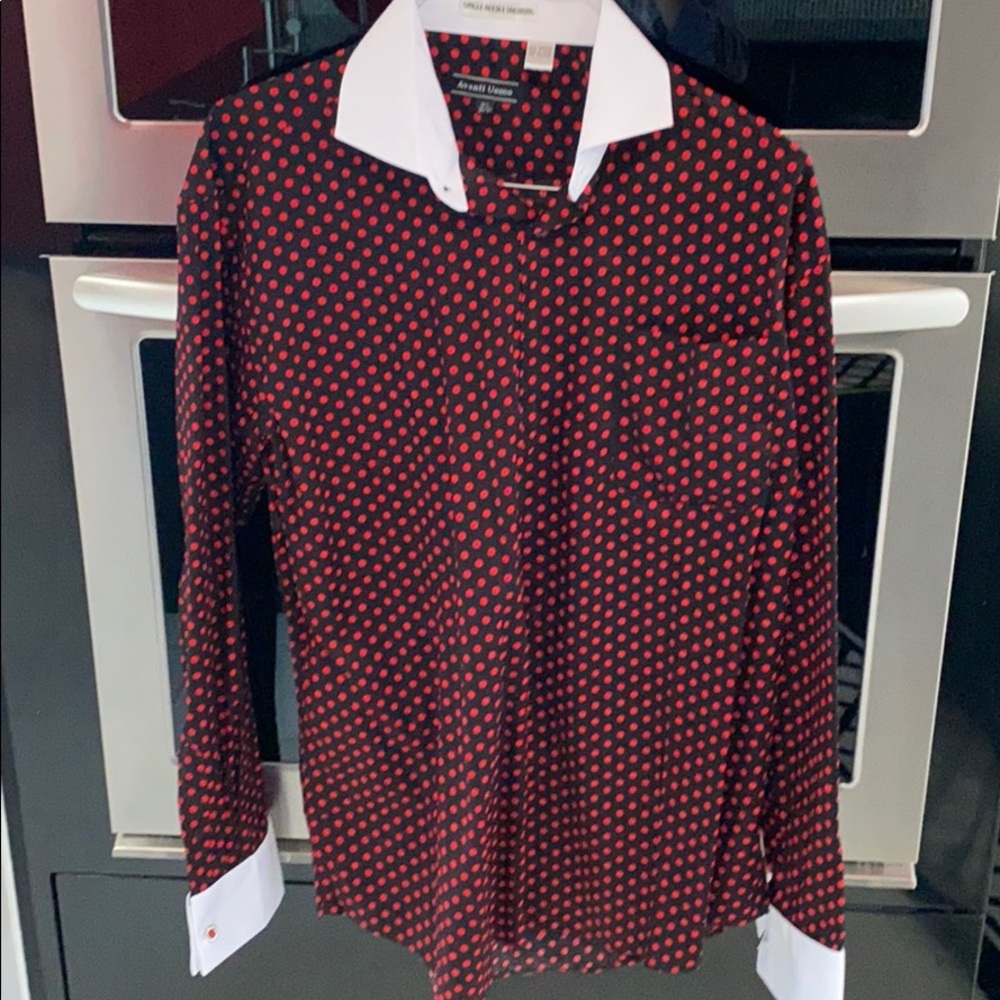 Men’s red polkadot and black shirt